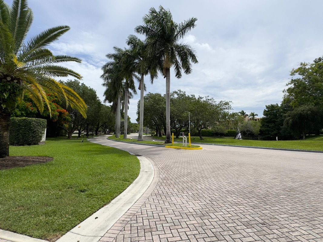 Building Photo - 1101 Crystal Way