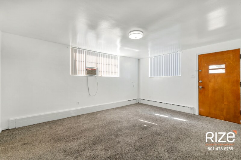 Building Photo - 521 28th St