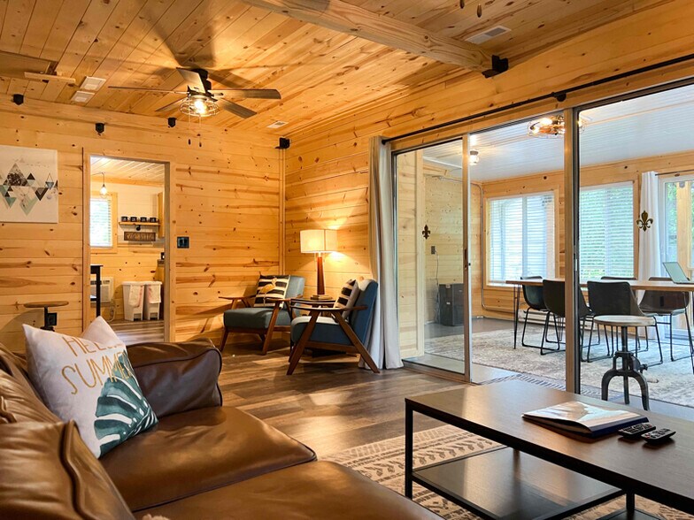 Building Photo - N3163 Tamarack Rd