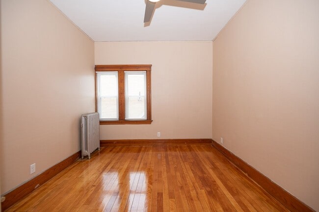Building Photo - Convenient Location & Updated Amenities!