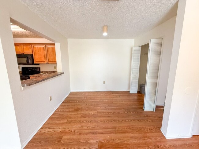 Building Photo - 3705 SW 27th St
