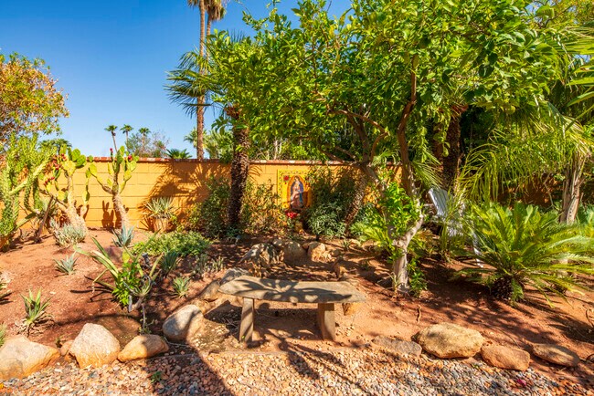 Building Photo - 14 Gary Cir