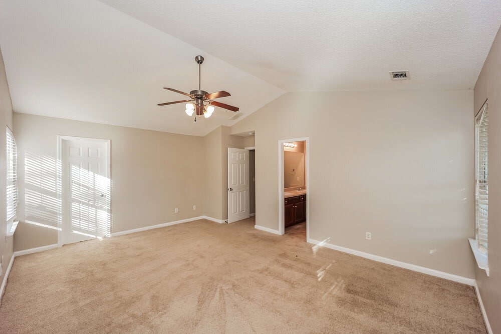 Building Photo - 12 Preserve Dr