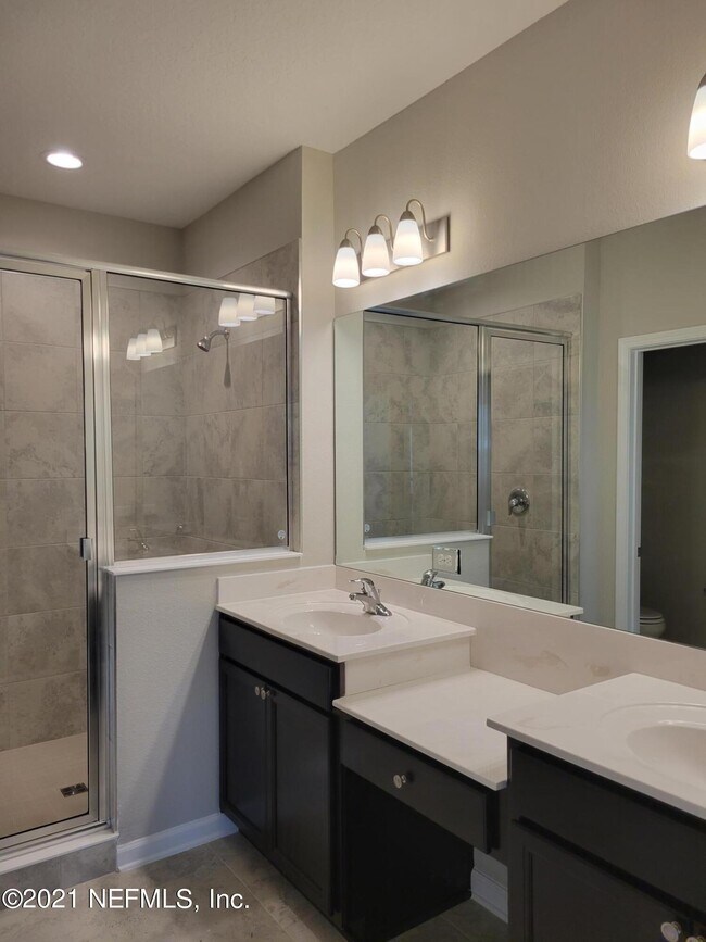 Building Photo - 334 Pine Bluff Dr