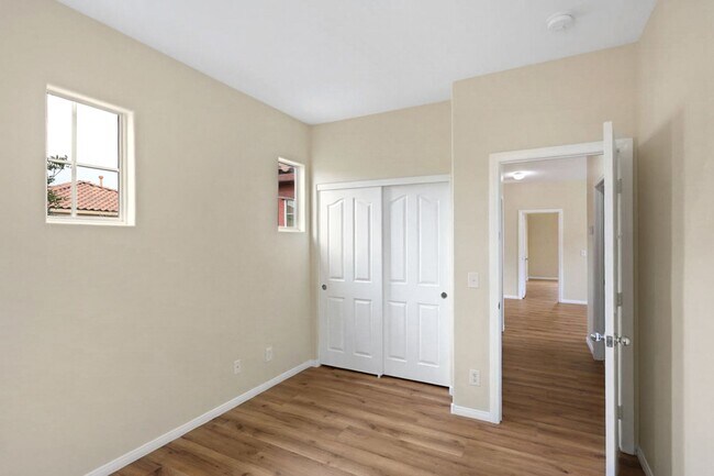 Building Photo - Northwest 3 Bedroom 2.5 Bath Home In Gated...