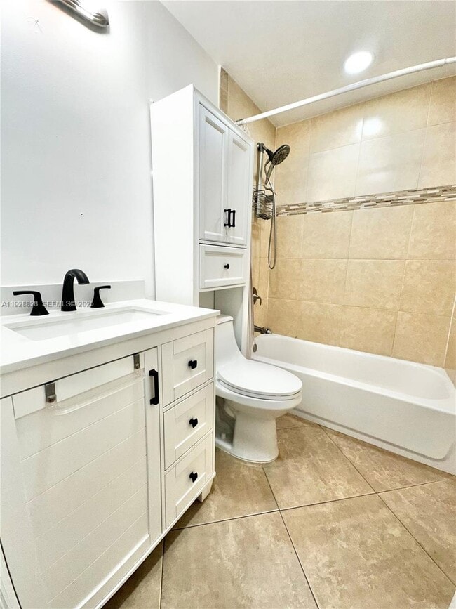 Building Photo - 2301 NE 14th Street Causeway