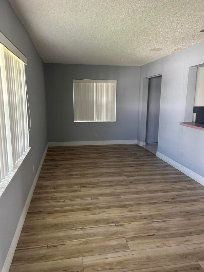 Building Photo - 1310 SW 18th Ct