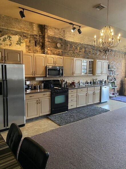 Building Photo - 148 W Michigan Ave