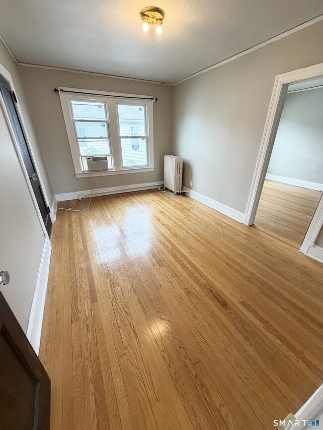 Building Photo - 62 S Quaker Ln