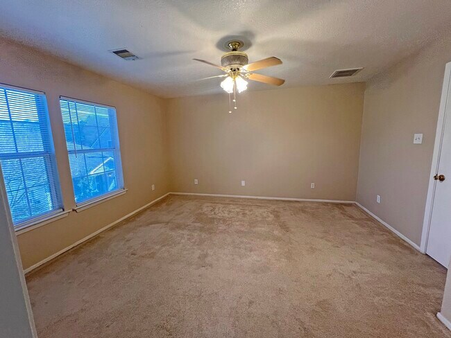 Building Photo - 21016 Alden's Oak