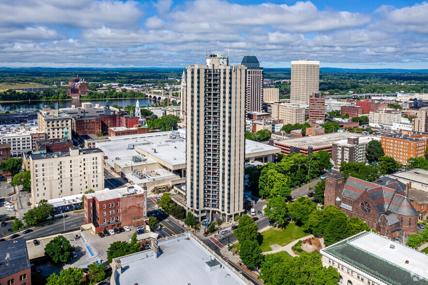 Building Photo - Skyview Downtown