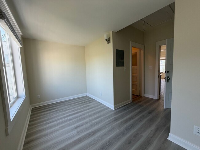 Building Photo - 571b Minna St