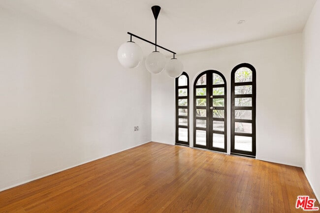 Building Photo - 6856 Los Altos Pl
