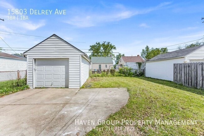 Building Photo - 15803 Delrey Ave