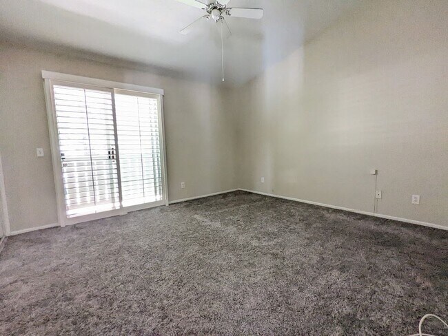 Building Photo - You will love this beautiful townhouse near Victoria Gardens!