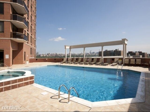 Building Photo - 100 Daibes Ct