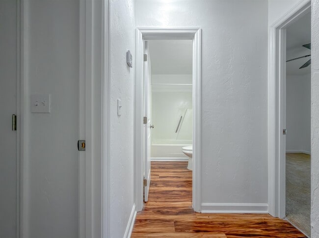 Building Photo - 3022 Homewood Pl