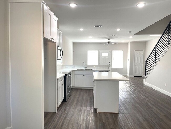 Building Photo - 9327 Camay Dr