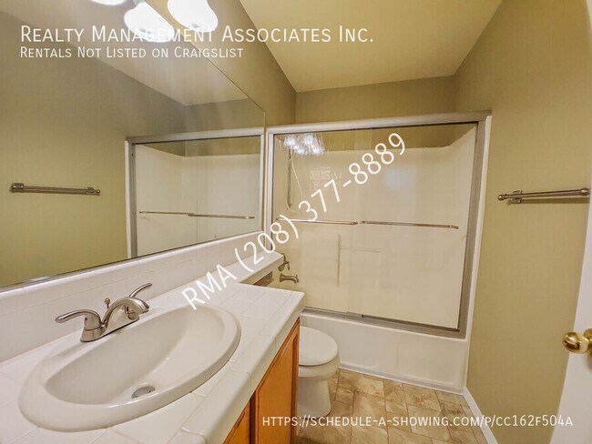 Building Photo - Beautiful and Spacious 2 Bedroom, 2 Bathro...
