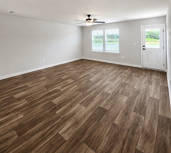 Building Photo - 332 Pleasant Vly Dr