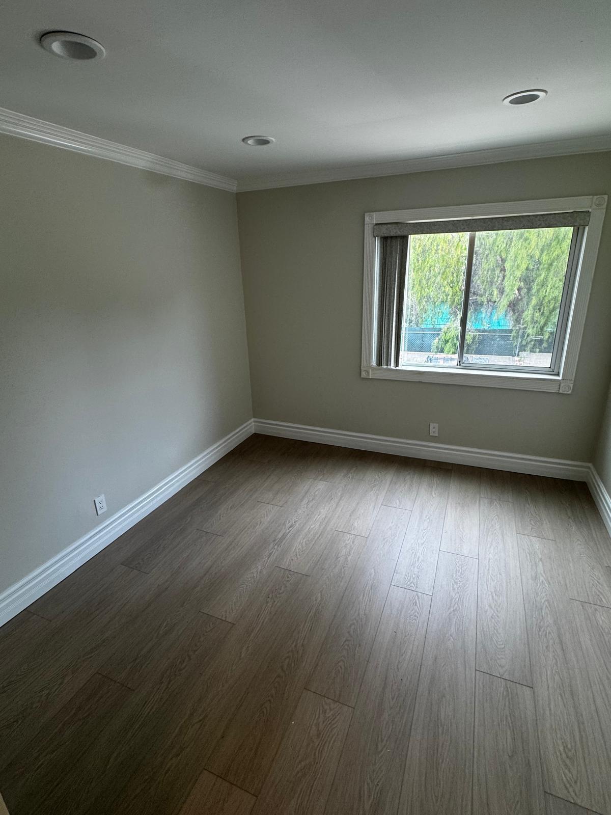 Building Photo - 5460 White Oak Ave