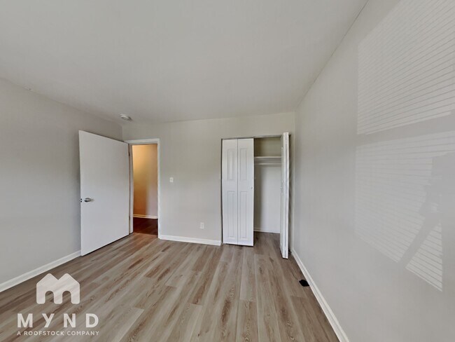 Building Photo - 730 Dunbrook Ln