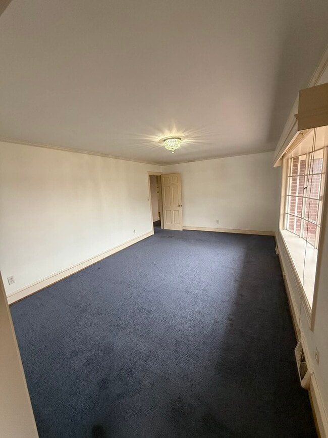 Building Photo - 5110 US Hwy 13 S