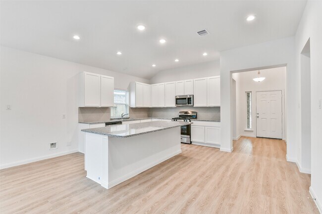 Building Photo - 3914 Sugardale St