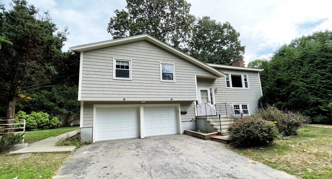 Primary Photo - 20 Boathouse Ln