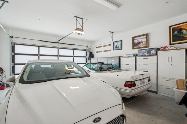 Building Photo - 51725 Pinnacle Vis Dr