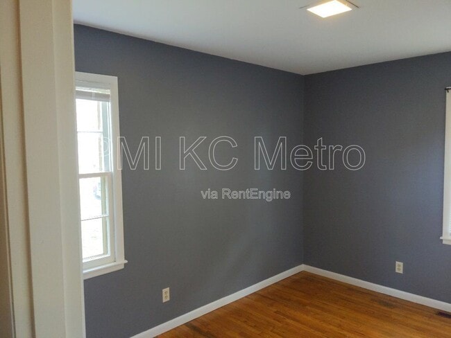 Building Photo - 3207 NE 48th Terrace