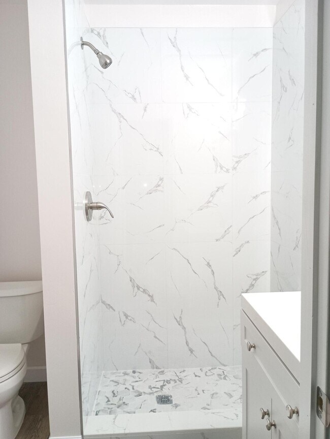 Building Photo - 622 N L St