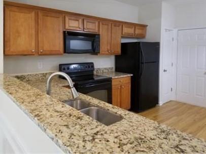 Building Photo - 2434 Fairlie Dr