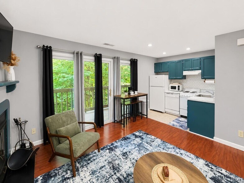 Building Photo - 9305 S Pointe Retreat Dr