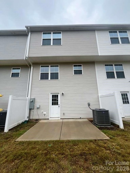 Building Photo - 6126 Carrick Bnd Ct
