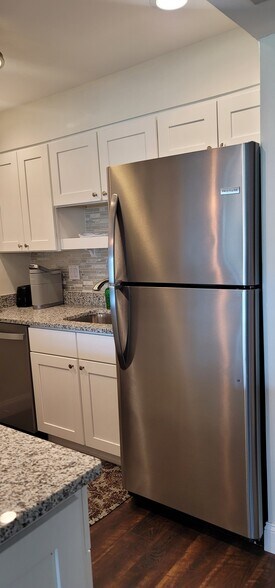 Building Photo - 1830 Robalo Dr