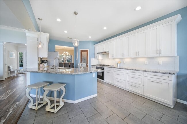 Building Photo - 9698 E Shore Dr