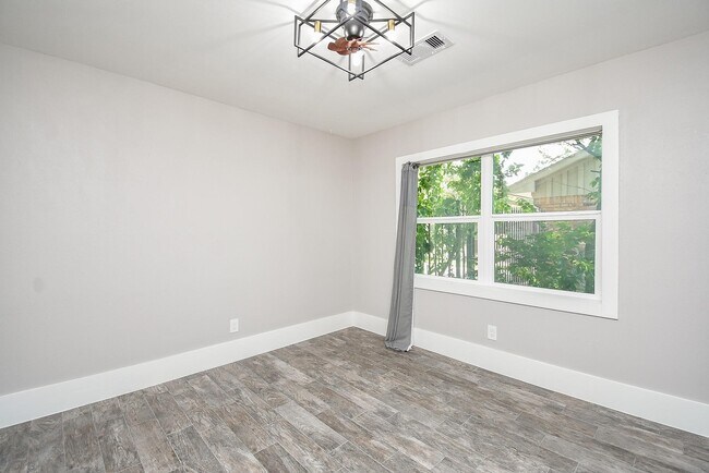 Building Photo - 7618 Highmeadow Dr