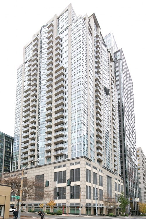 Primary Photo - The Cosmopolitan - 1 bedroom + den