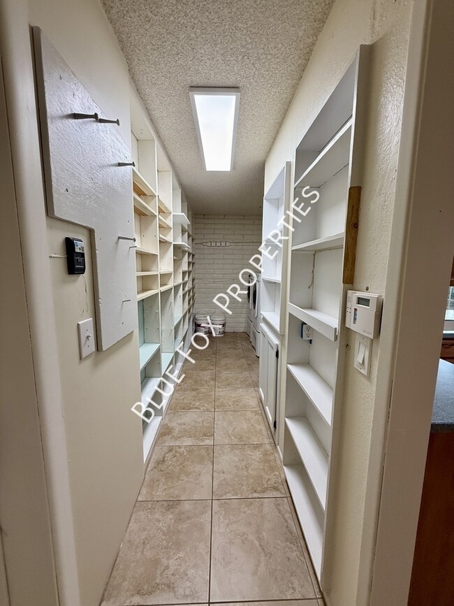 Building Photo - 4635 E Camino Rosa