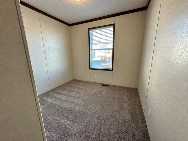 Building Photo - 642 Oregon St