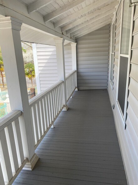 Upstairs Private Porch Unit B - 2113 Gadsden St