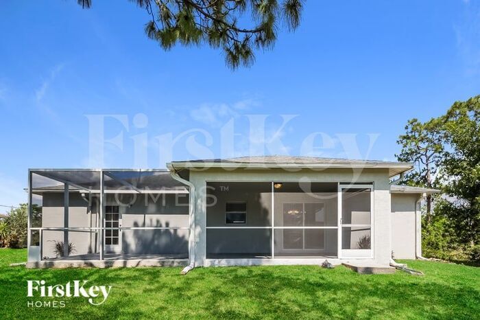 Building Photo - 813 Albert Ave