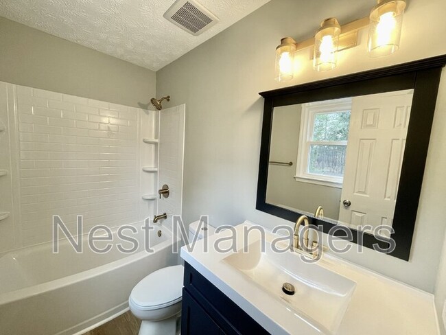 Building Photo - 623 Daharan Dr