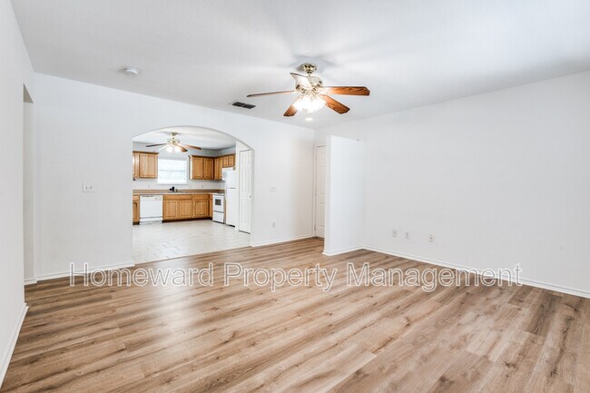 Building Photo - 204 Gerrish St