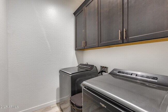 Building Photo - 7694 W Desert Spoon Dr