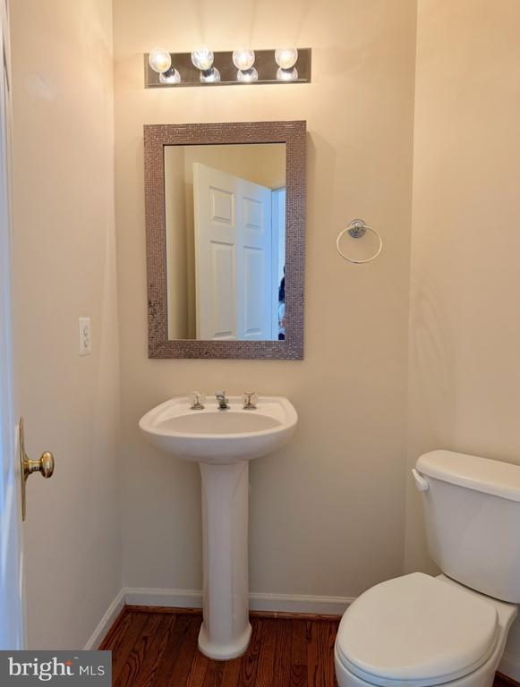 Building Photo - 43520 Lucketts Bridge Cir