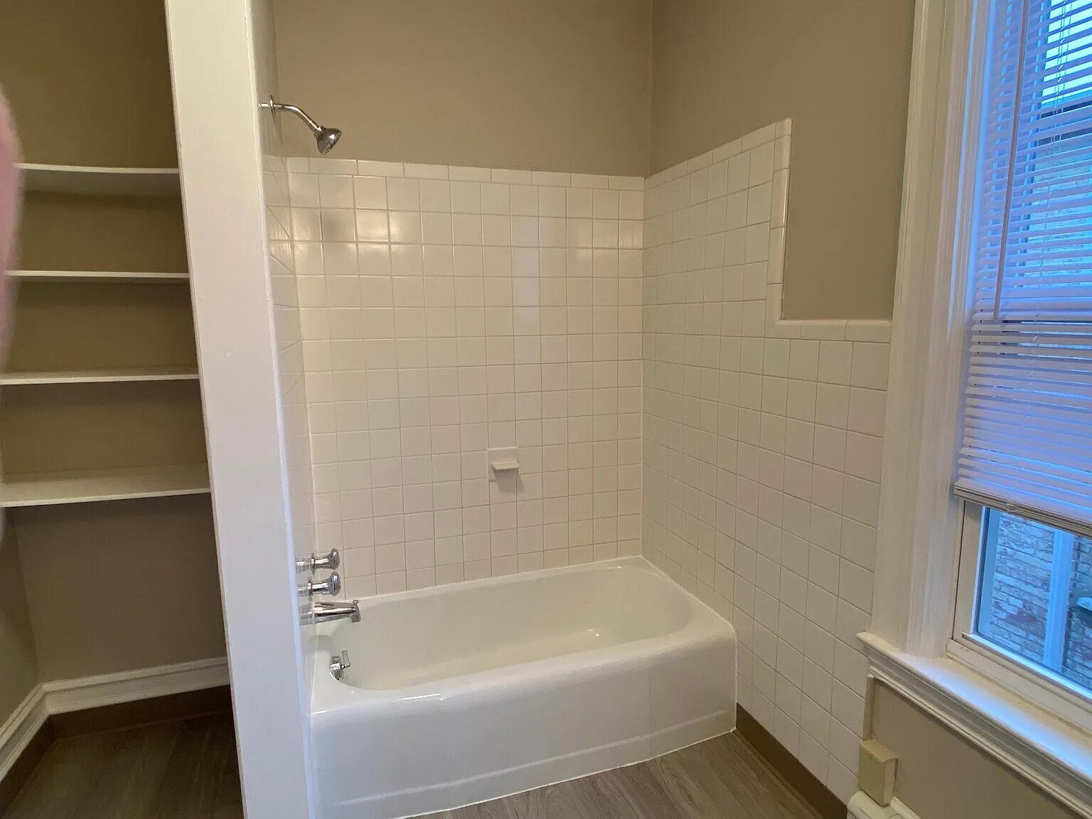 Building Photo - 25 S West End Ave