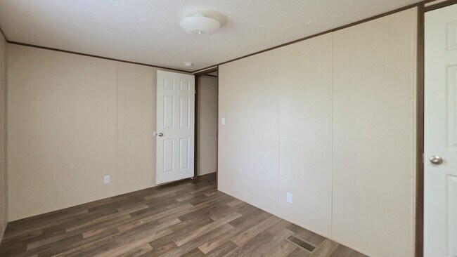Building Photo - 1160 Sioux Swamp Dr