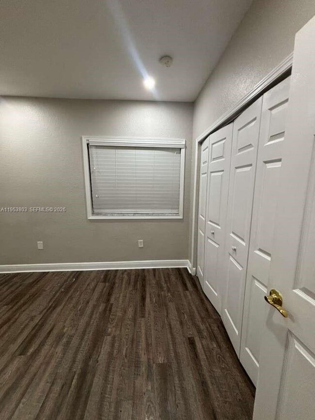 Building Photo - 2733 NE 3rd Ct